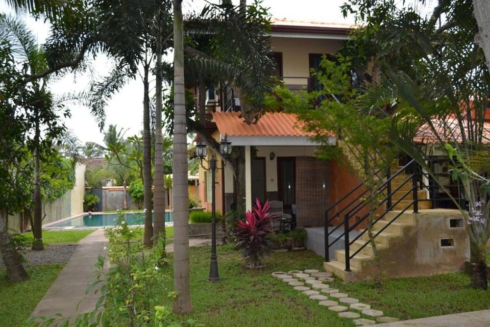 Morning Star Resorts Negombo Exterior photo