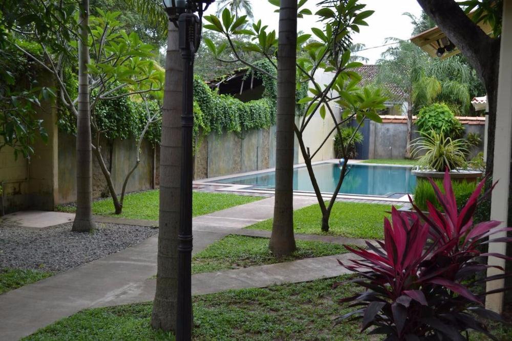 Morning Star Resorts Negombo Exterior photo