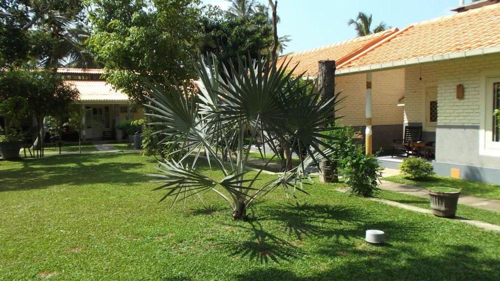Morning Star Resorts Negombo Exterior photo