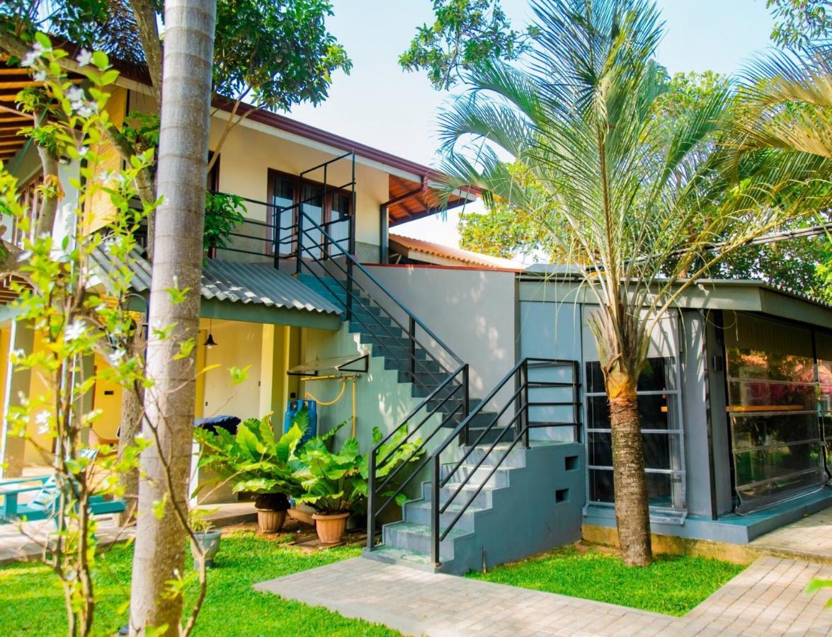 Morning Star Resorts Negombo Exterior photo